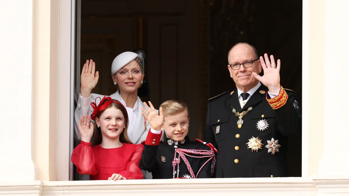 Fürstin Charlène und ihr Mann Fürst Albert mit den Kindern Prinzessin Gabriellaund Prinz Jacques