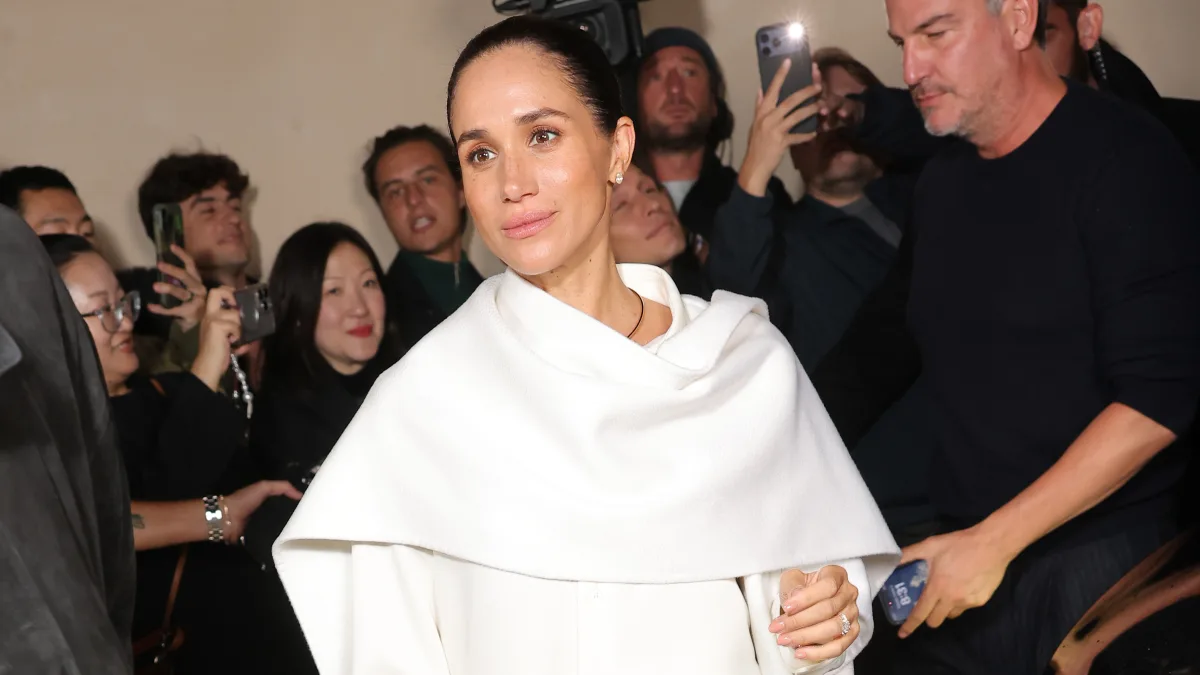 herzogin meghan paris fashion week