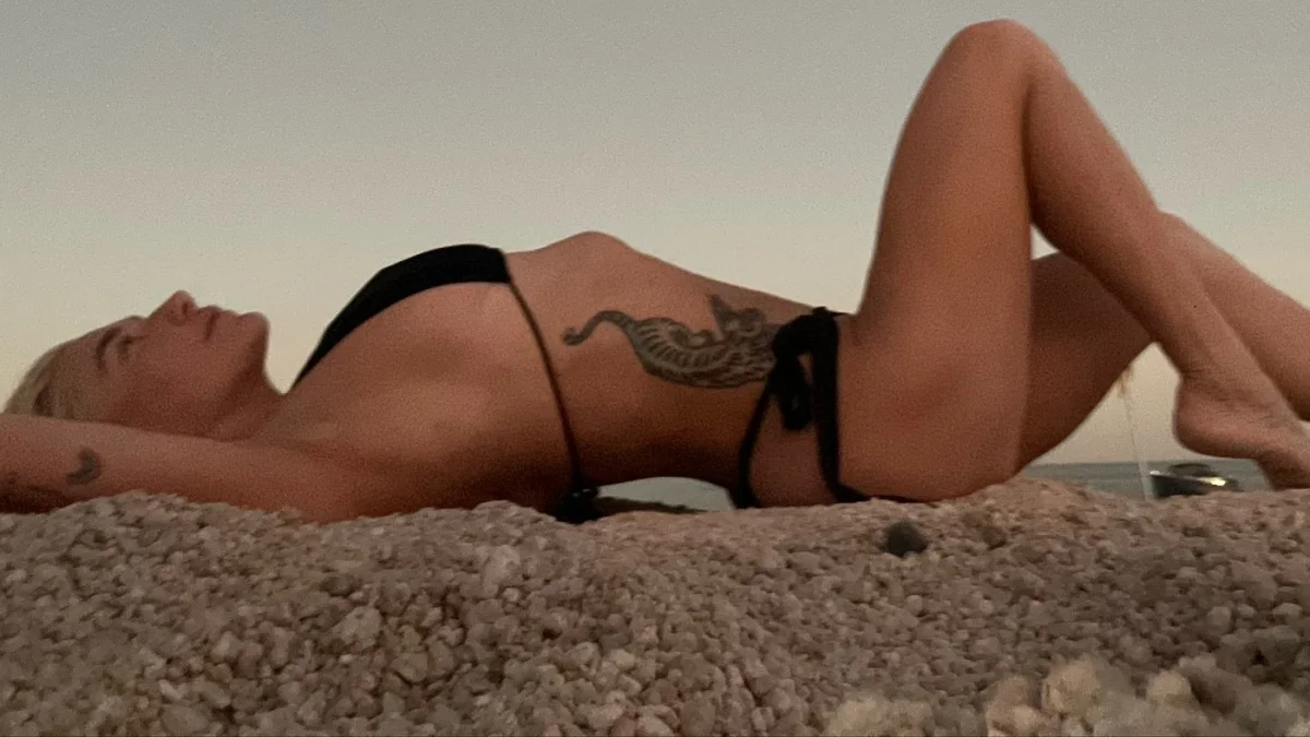 Kesha zeigt ihren heißen Bikini-Body