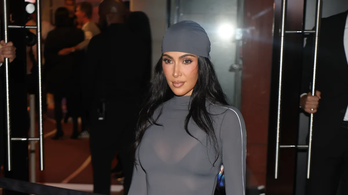 Kim Kardashian im durchsichtigen Jumpsuit