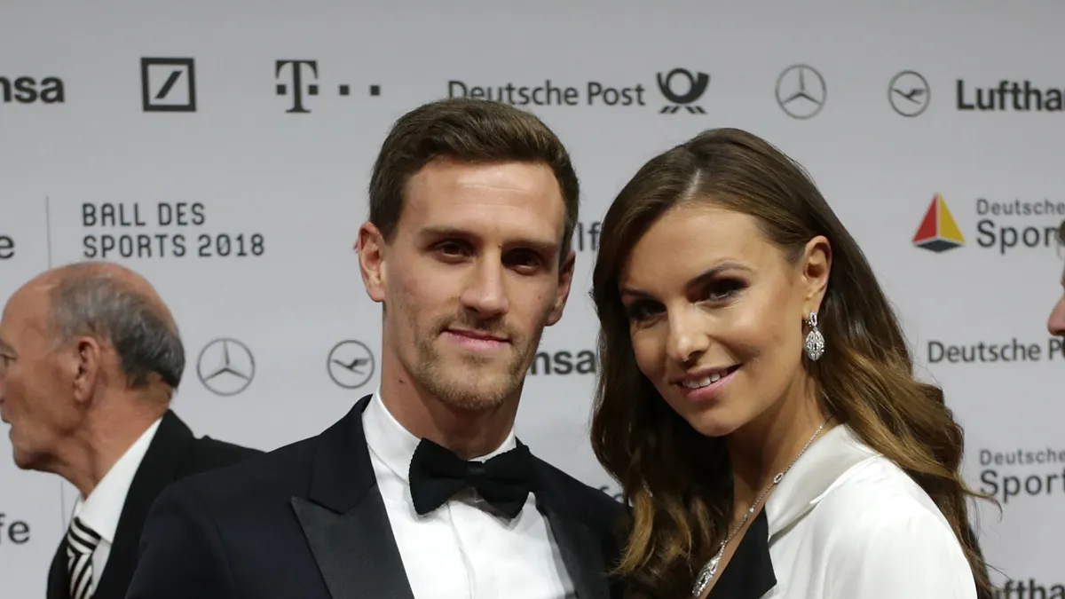 Laura Wontorra und Simon Zoller