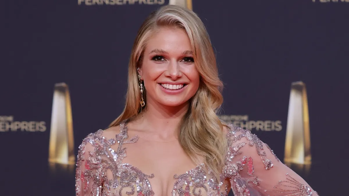 lola weippert heiß freizügig körper bikini instagram