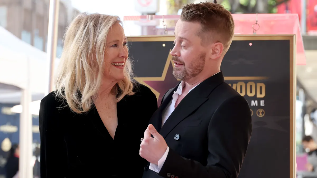 Macaulay Culkin und Catherine O'Hara bei Macaulays Walk-Of-Fame-Auftritt