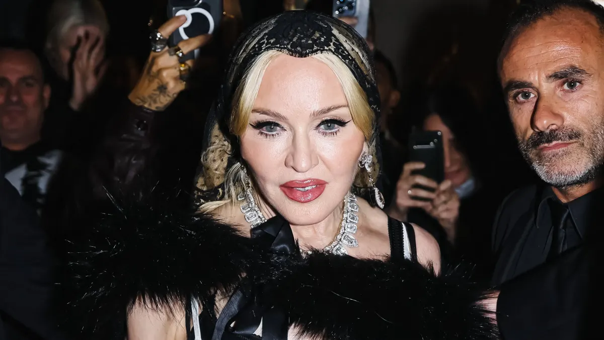 madonna ki bilder papst franziskus aufregung skandal