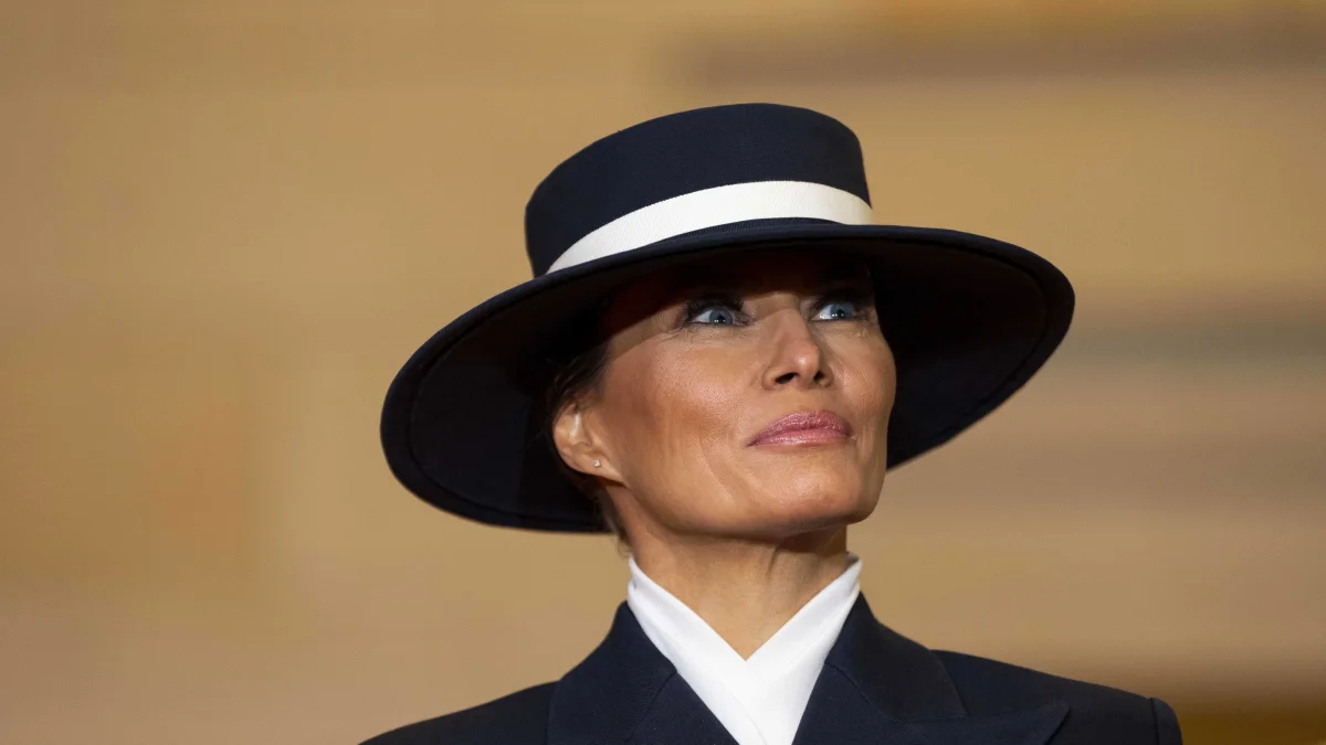 Melania Trump offizielles Porträt ist da