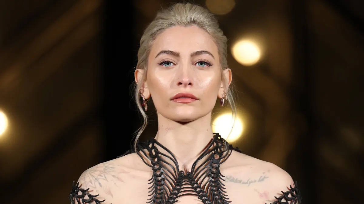 paris jackson heiß freizügig transparent kleid