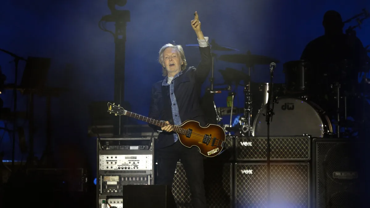 paulmccartney-ringo-starr-reunion-ronnie-wood-auftritt