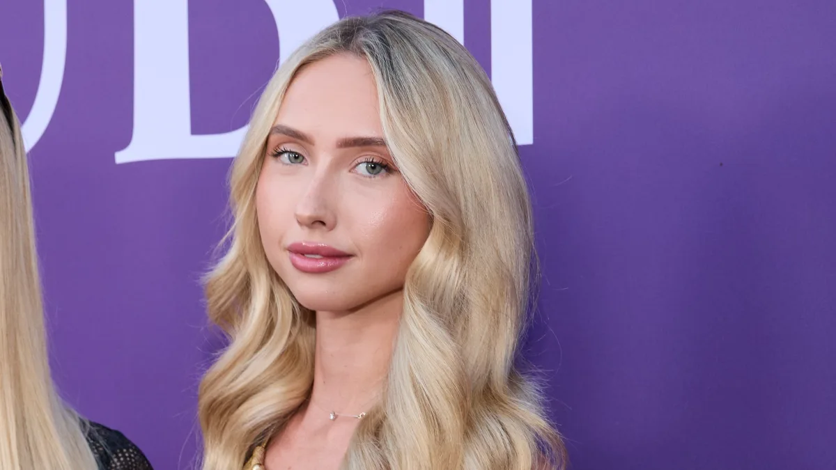 shania geiss heiß freizügig haut bikini body beine