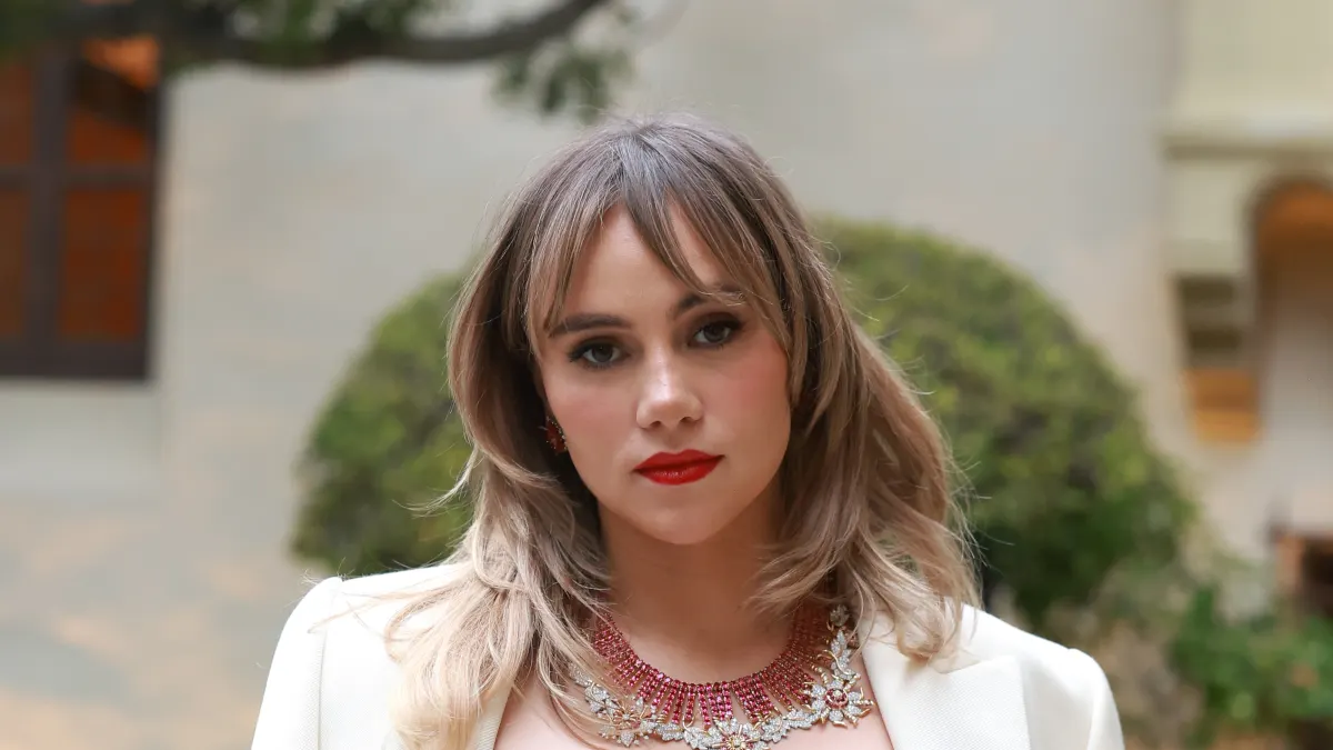 suki waterhouse heiß sexy transparent