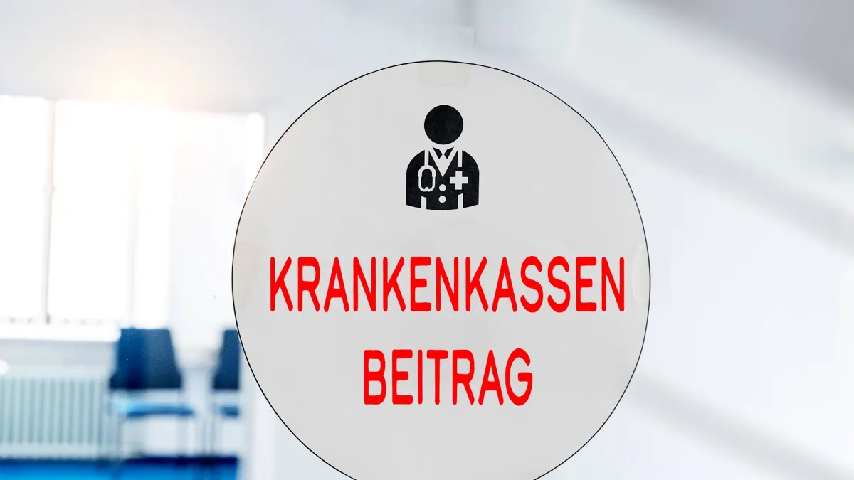 Geplante Abschaffung der beitragsfreien Ehepartner-Mitversicherung.