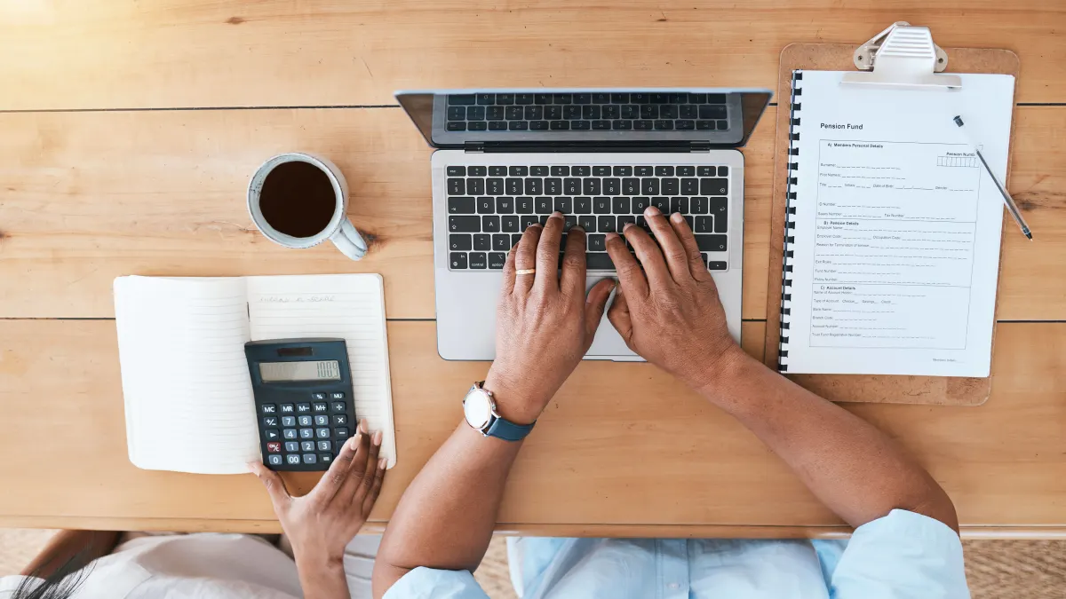 Die Digitale Rentenübersicht bündelt gesetzliche, betriebliche und private Vorsorgeansprüche in einem Online-Portal und erleichtert die Finanzplanung fürs Alter.