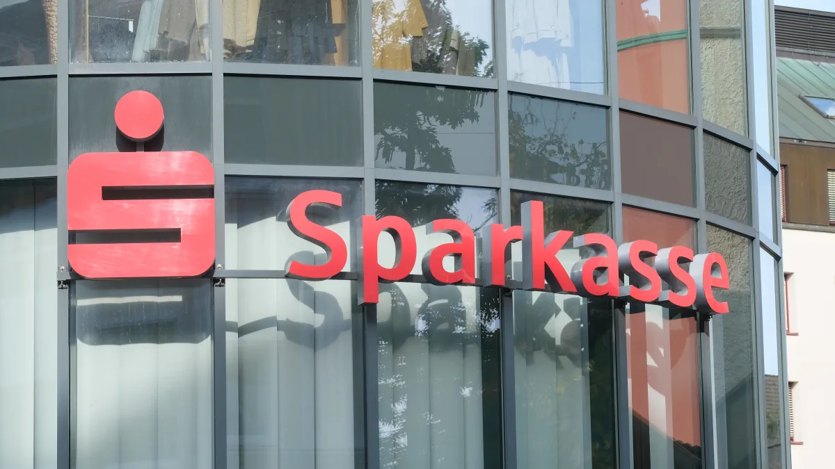 symbolbild sparkasse filiale geld