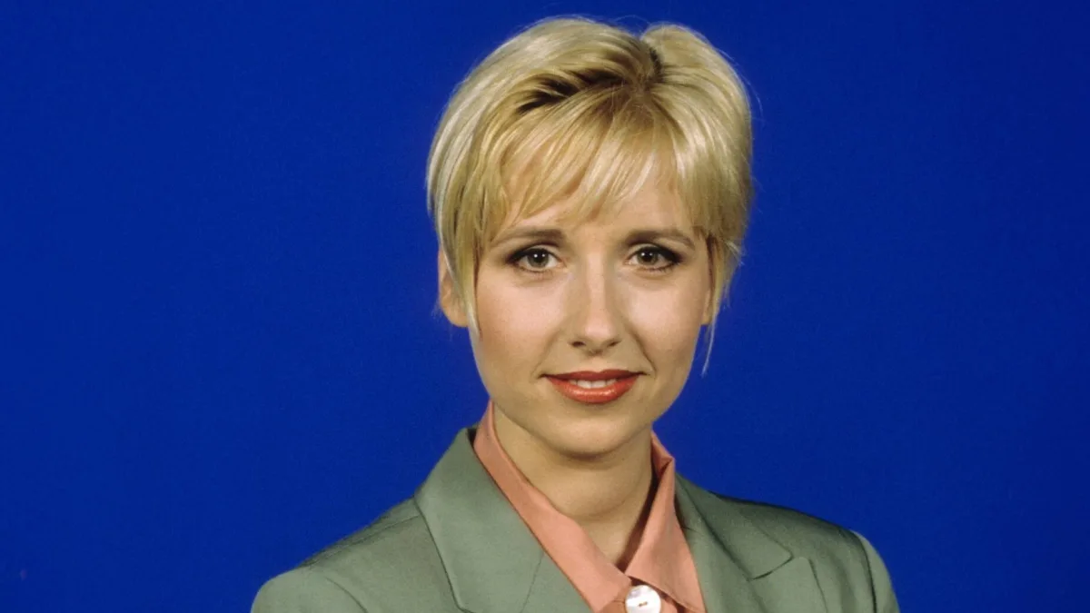 Bildnummer: 56769306  Datum: 18.04.1993  Copyright: imago/teutopress
Andrea Kiewel 04/93 te Frau Fernsehen TV Moderation Journalismus SAT.1 blond kurzhaarig seriös Blazer grün hoch halb stehend Arme lächelnd People Shooting x0x xkg 1993 hoch 

 56769306 Date 18 04 1993 Copyright Imago teutopress Andrea Kiewel 04 93 Te Woman Television TV Moderation Journalism SAT 1 blond short seriously Blazer Green vertical half standing Arms smiling Celebrities Shooting x0x xkg 1993 vertical