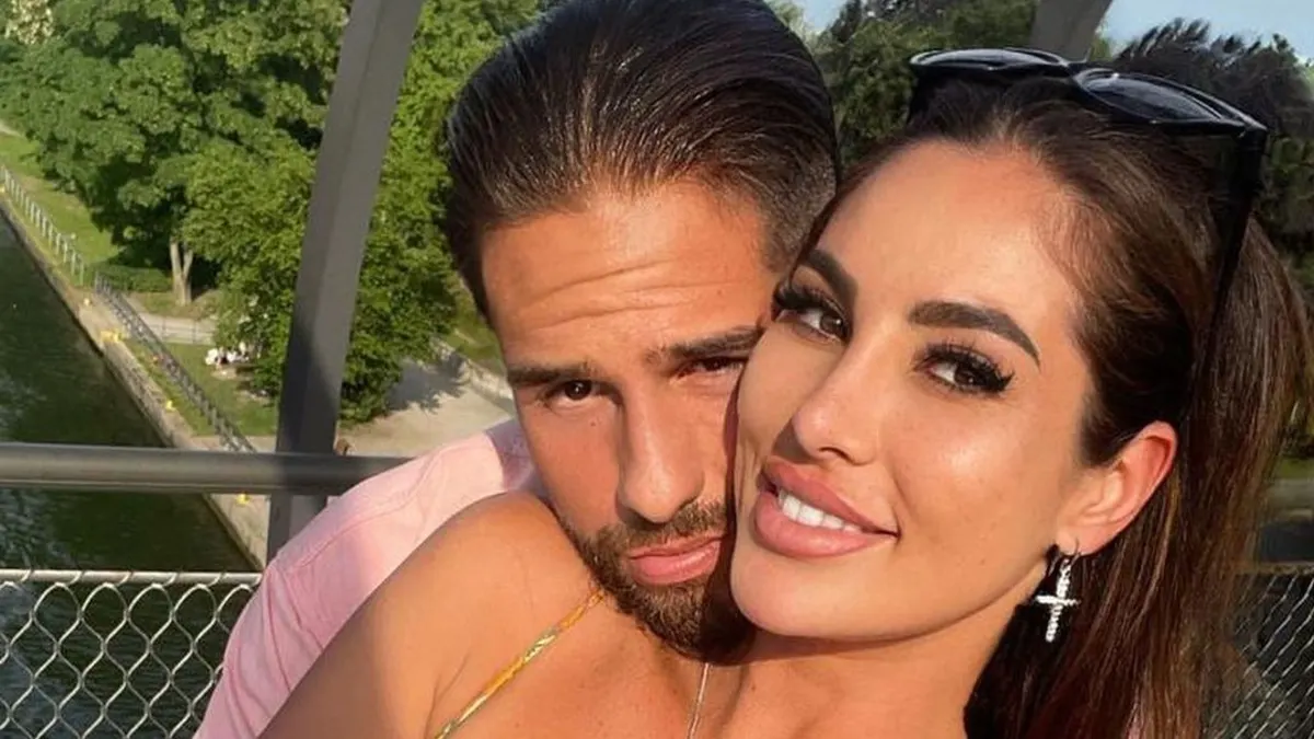 „Are you the One“-Maurice und Ricarda posieren für ein Instagram-Foto