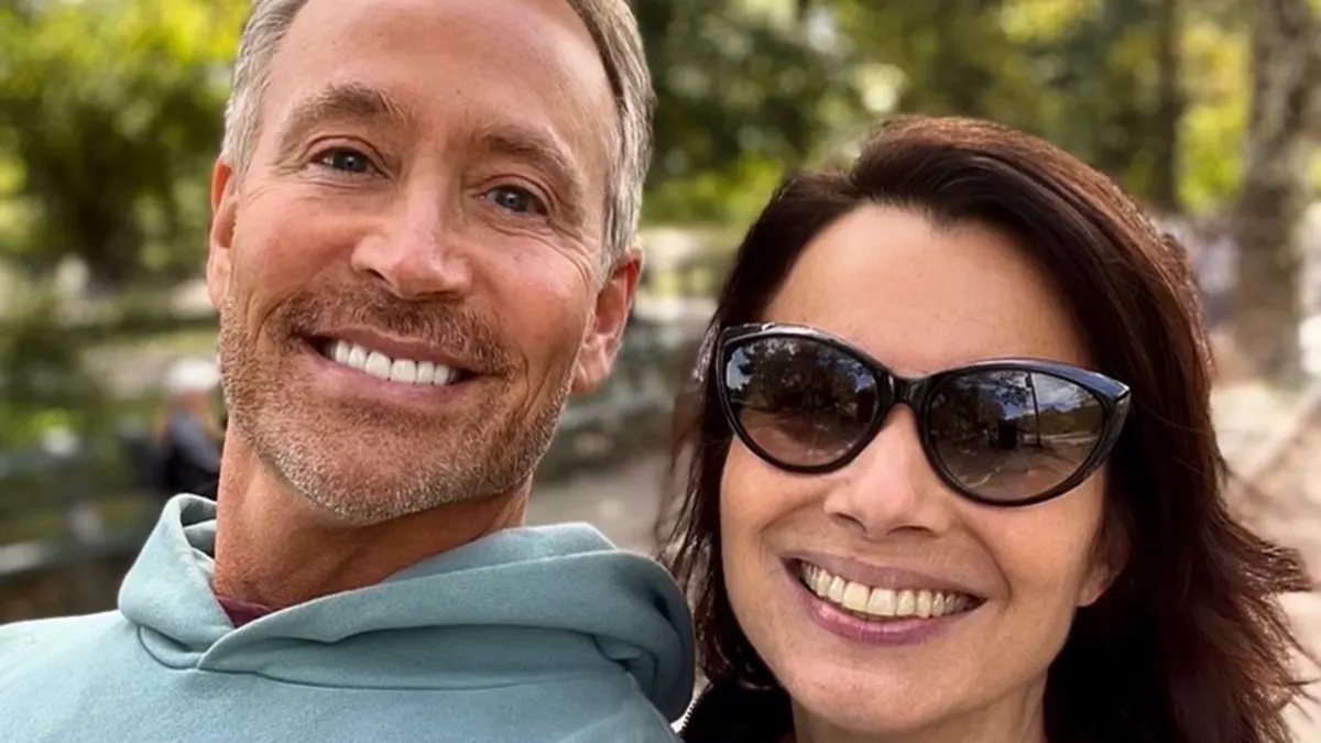 Fran Drescher Posiert Mit Ex Mann Ah Glucklich Geschieden Zu Sein