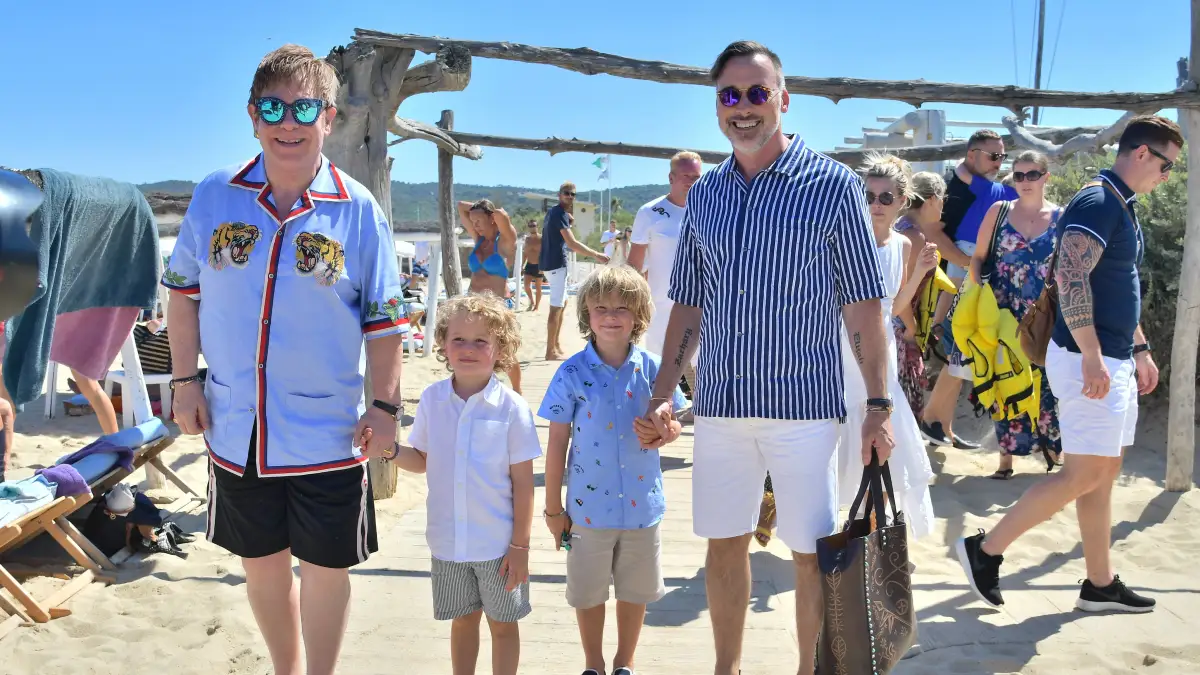 Elton John und sein Ehemann David Furnish mit ihren Kindern