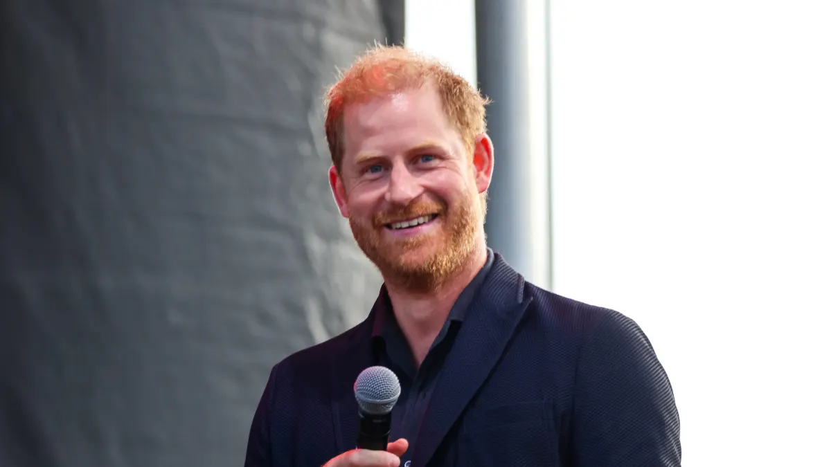 Prinz Harry sprang bei einem Schnee-Polo-Turnier in Aspen für einen Freund ein.