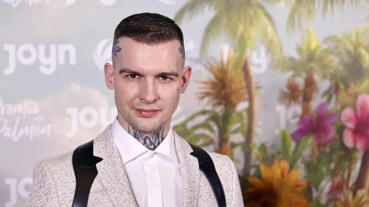 Eric Stehfest ist bei „Promis unter Palmen" 2026 dabei.