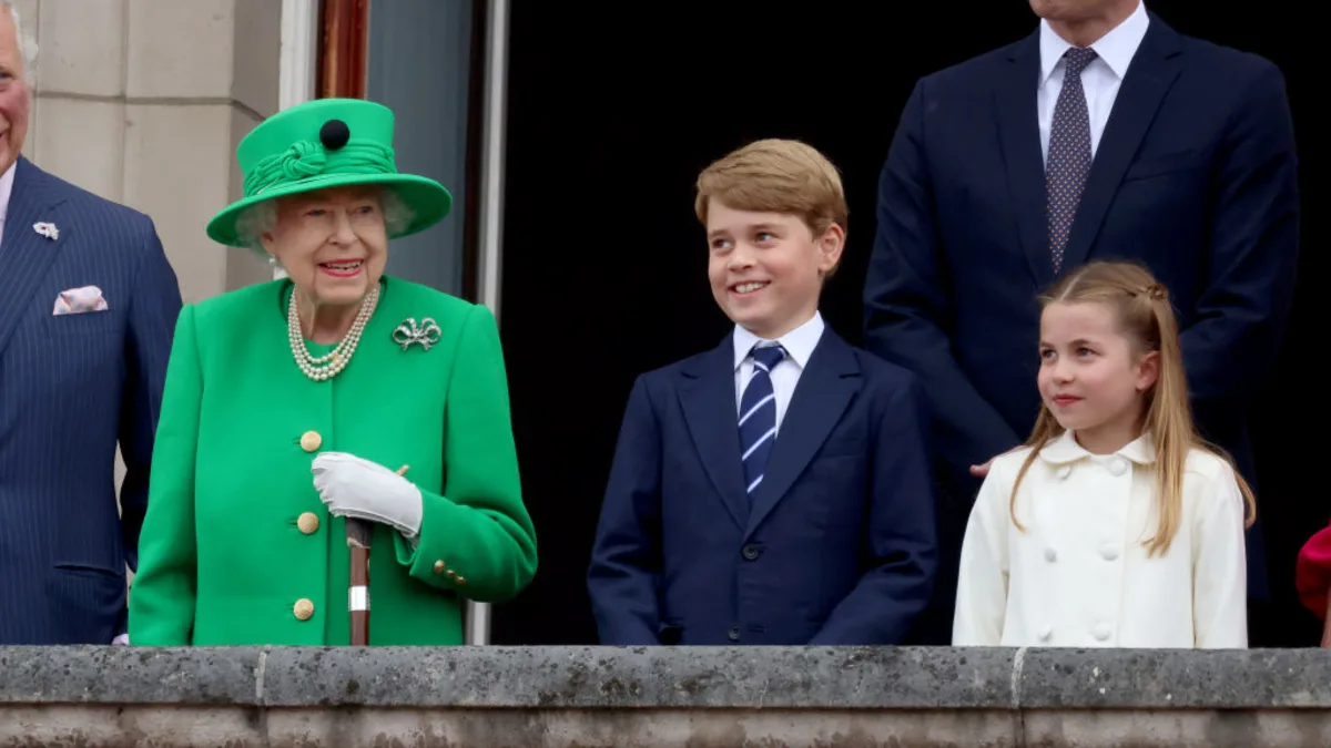 Königin Elisabeth II., Prinz George und Prinzessin Charlotte