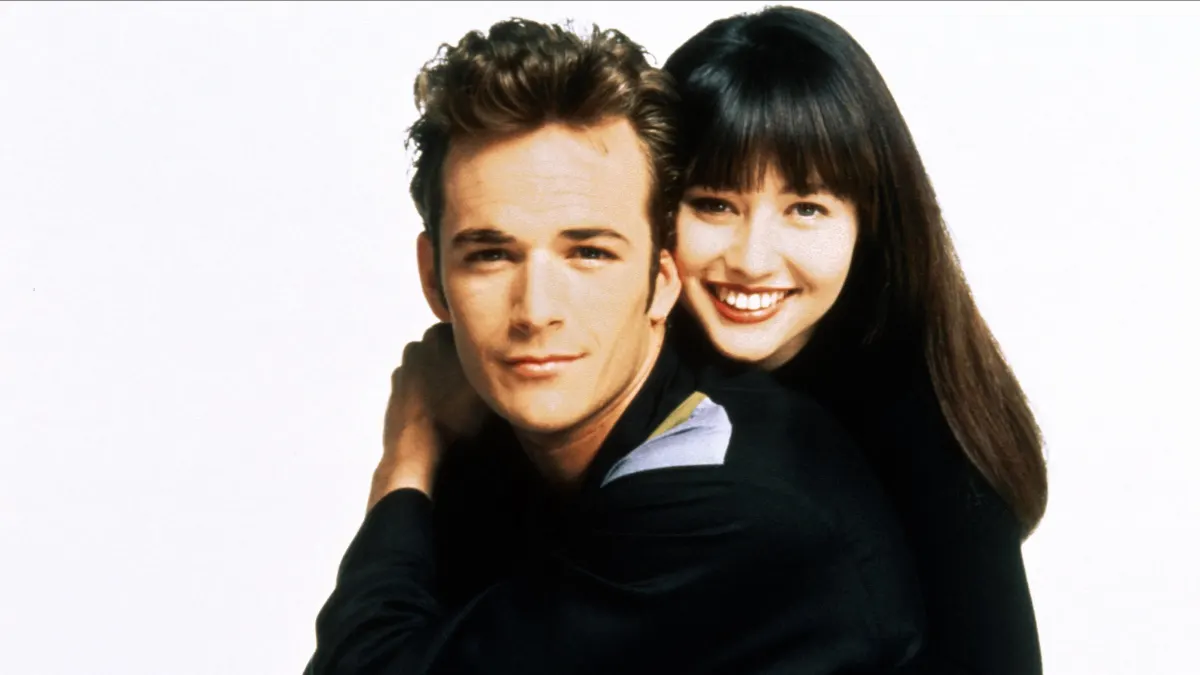 Luke Perry und Shannen Doherty in „Beverly Hills, 90210“.