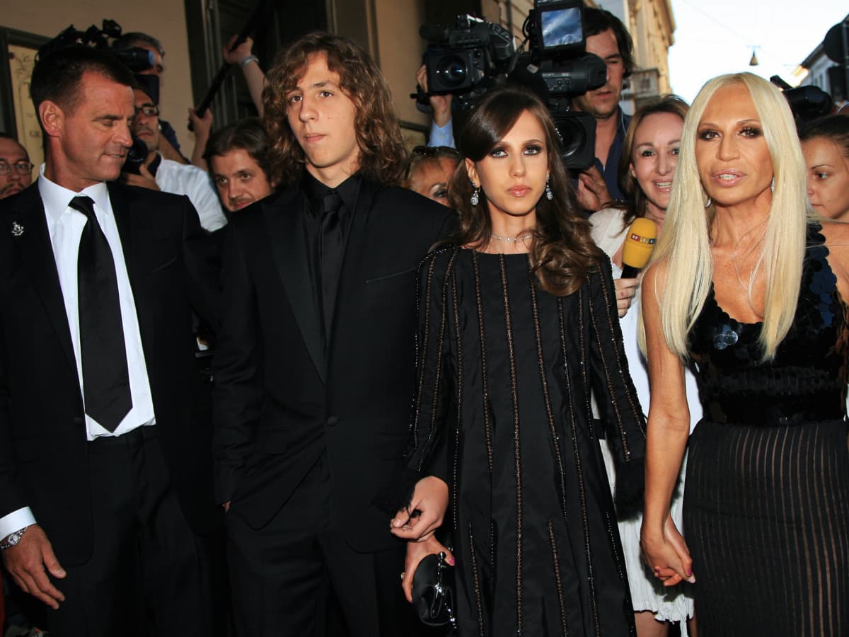 So Sehen Die Kinder Von Donatella Versace Aus