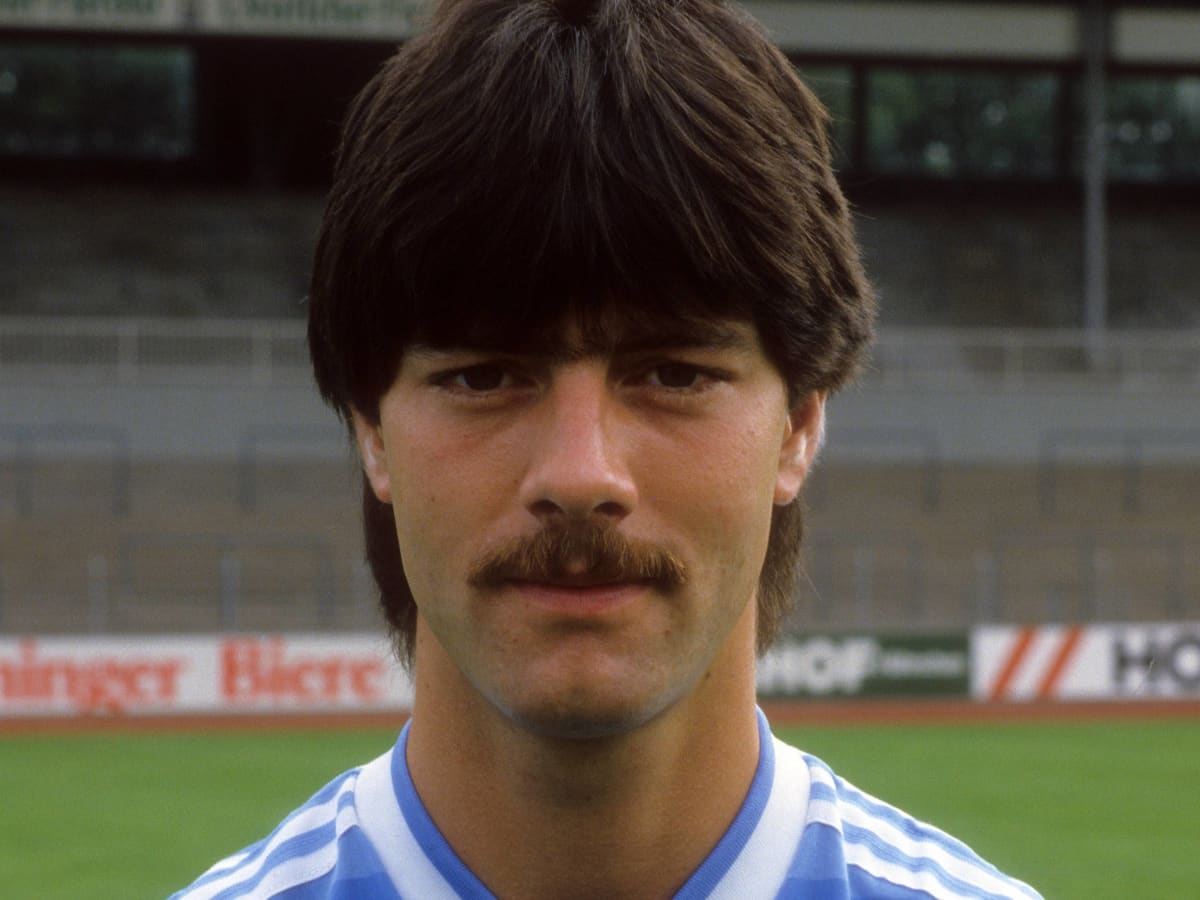 Joachim Löw Früher - Joachim Low Er Hat Es Allen Gezeigt B Z Berlin - Can löw reinvigorate a team that he brought to such great heights in the past decade?