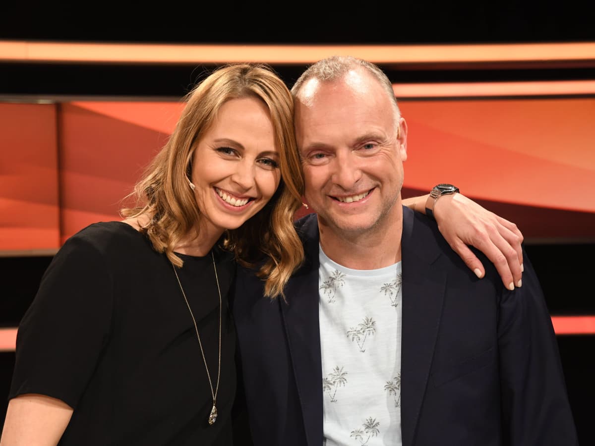 Frank Buschmanns Freundin Er Datet Die Schone Lisa Heckl