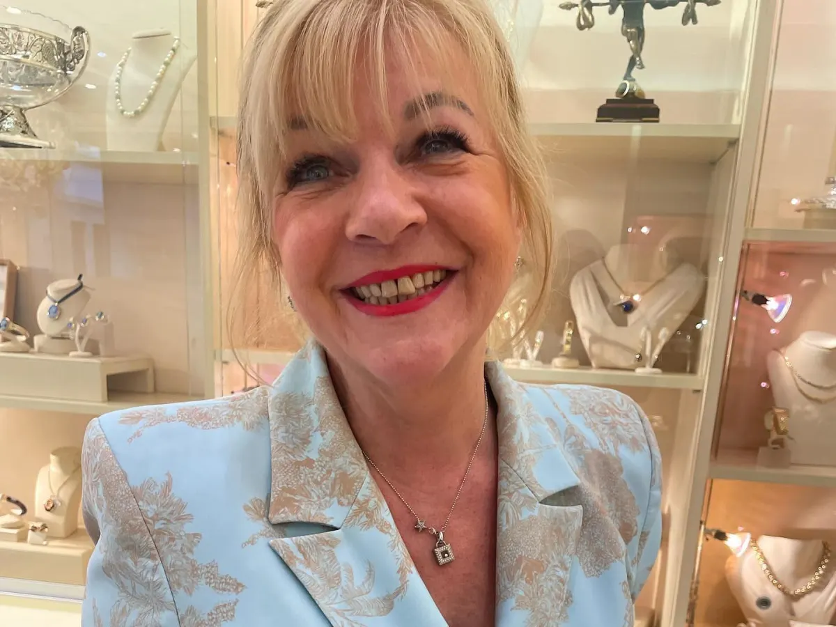 Bares für Rares“-Elke Velten-Tönnies jung: So sah sie früher aus