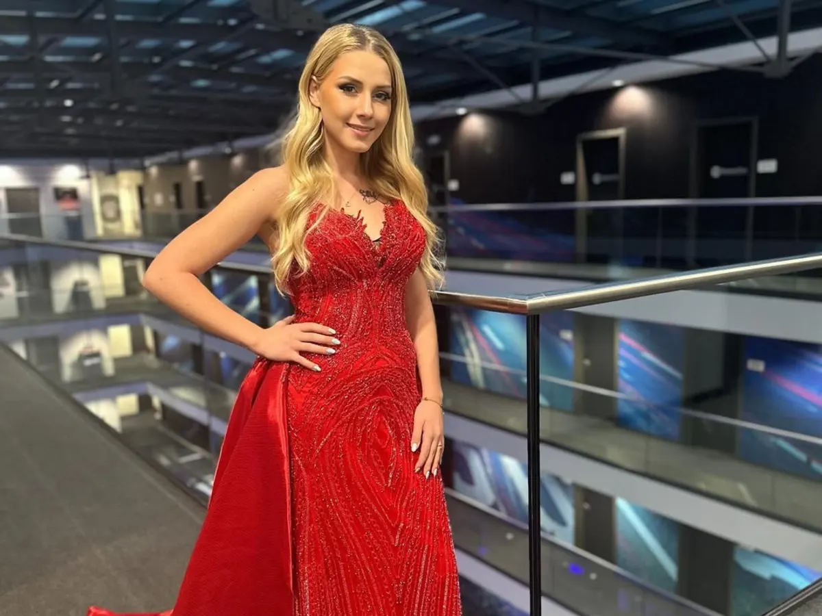 Traumhaft schön": Loredana Wollny verzaubert in rotem Dress