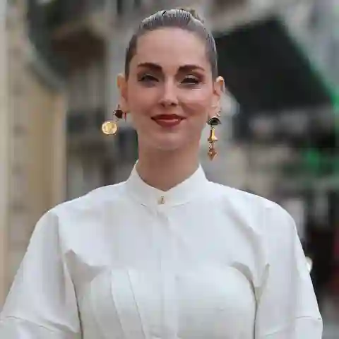 chiara ferragni heiß freizügig körpermitte bauchfrei look