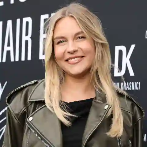 dagi bee heiß sexy throwback bikini body look