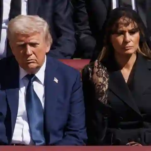Donald Trump und Melania Trump bei der Beerdigung von Papst Franziskus