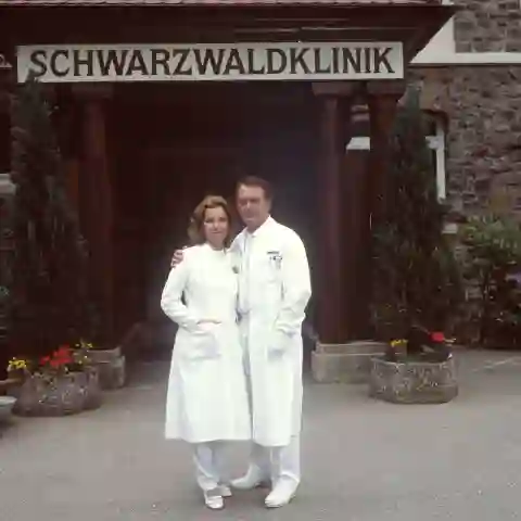 Gaby Dohm und Klausjürgen Wussow in der Serie Schwarzwaldklinik