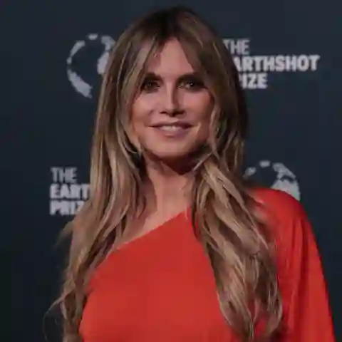 heidi klum heiß freizügig strapse look arbeit