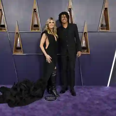 heidi klum henry samuel outfit roter teppich amas
