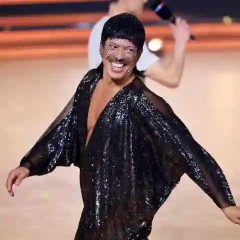 jorge gonzalez lets dance outfit look