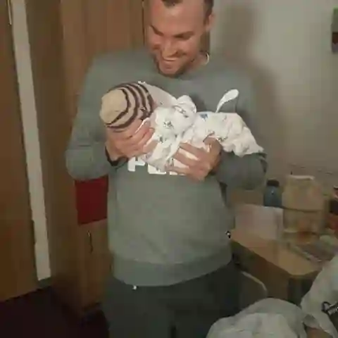 Kevin Großkreutz zeigt sich erstmals mit Baby Leonie