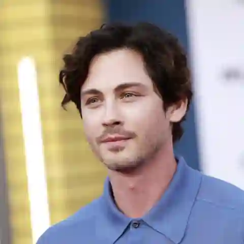 logan lerman heute premiere roter teppich