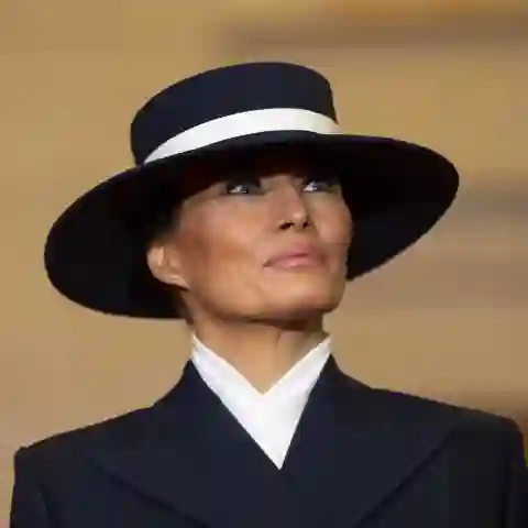 Melania Trump offizielles Porträt ist da
