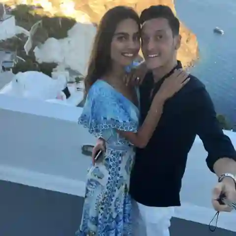 Mesut Özil mit Freundin Amine Gülse