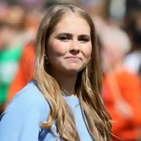 prinzessin amalia uni abschluss bachelor kleid look