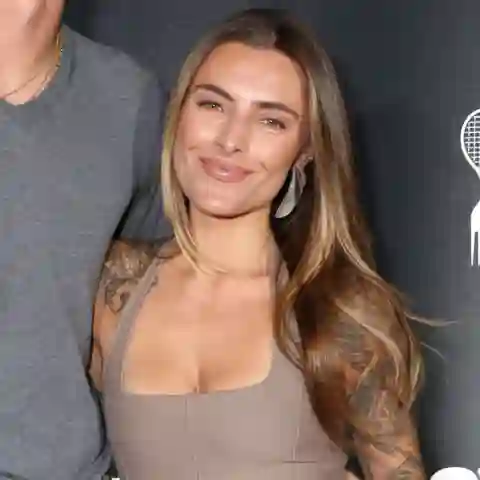 sophia thomalla heiß freizügig haut mini kleid bh beine
