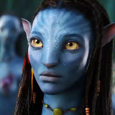 Zoe Saldana in "Avatar" sexy