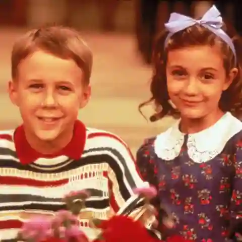 Benjamin Salisbury und Madeline Zima 1993 in „Die Nanny“