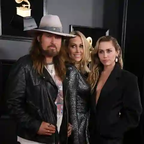 Billy Ray Cyrus, Tish Cyrus und Miley Cyrus bei den Grammy Awards 2019