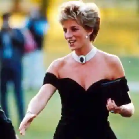 Lady Diana im Rache-Kleid