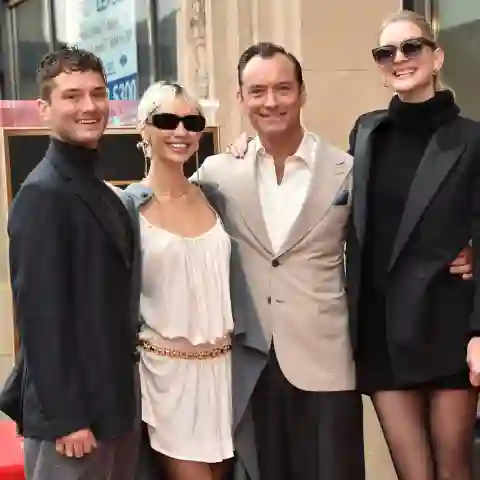 Jude Law mit Ehefrau Phillipa Coan, Tochter Iris & Sohn Raff Law