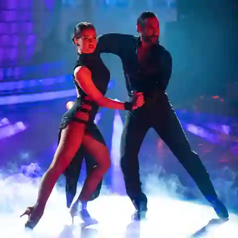 Lili Paul-Roncalli tanzt Tango mit Massimo Sinató bei „Let's Dance“