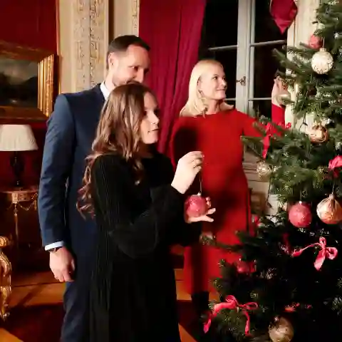 norwegische Royals Weihnachten Prinz Haakon Prinzessin Mette-Marit Prinzessin Ingrid Alexandra
