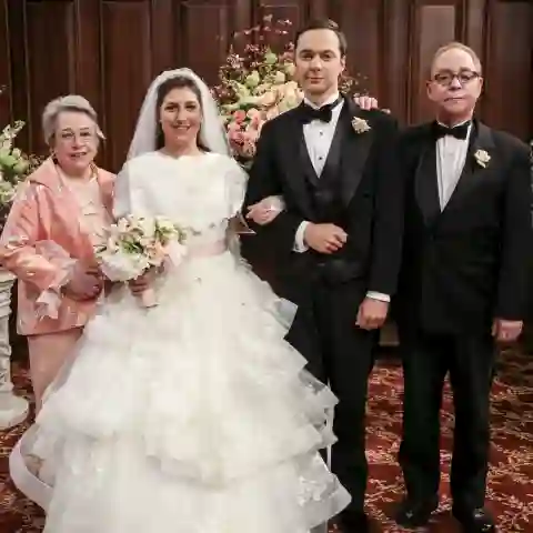 Big Bang Theory Amy Brautkleid